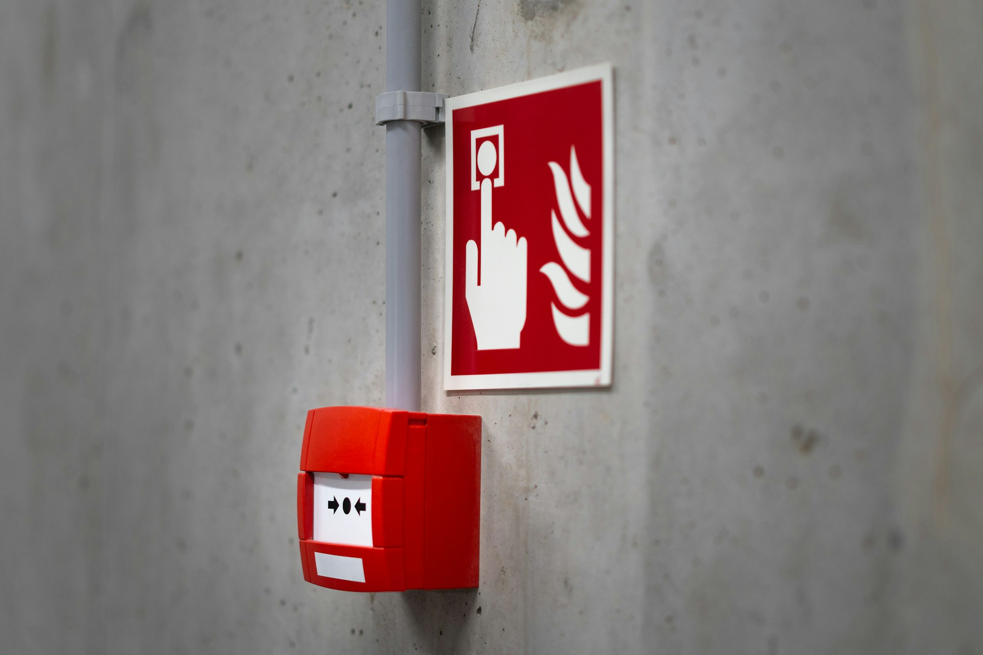 Fire alarm manual call point